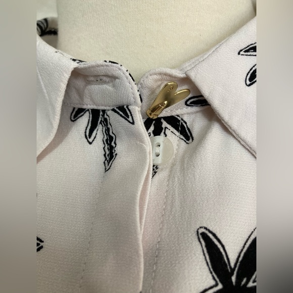 Chic blouse, off-white with black palm tree pattern, XS - Picture 6 of 8